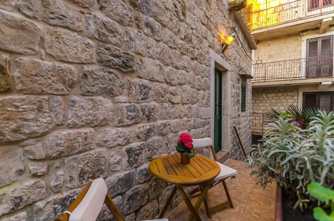 Stone Apartment In Center Kastela 0*,