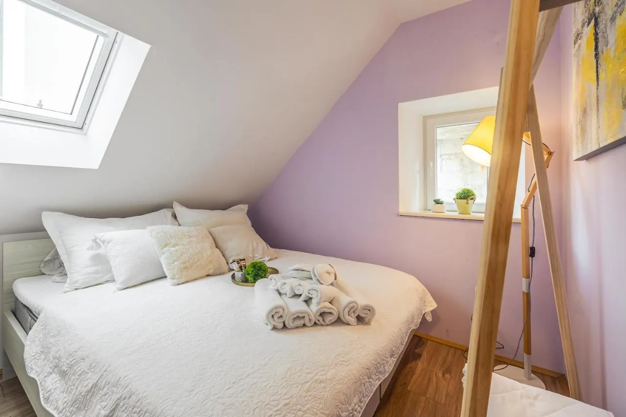 Stone Apartment In Center Kastela 0*,